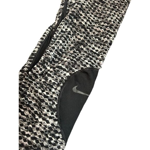 Nike Pro Hyperwarm training tights size medium 25.5” in seam - Picture 12 of 14